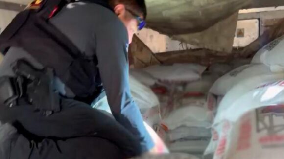 Iba oculta entre comida para ganado: Autoridades detectan más de 3 toneladas de ‘meta’, en carretera de Sonora