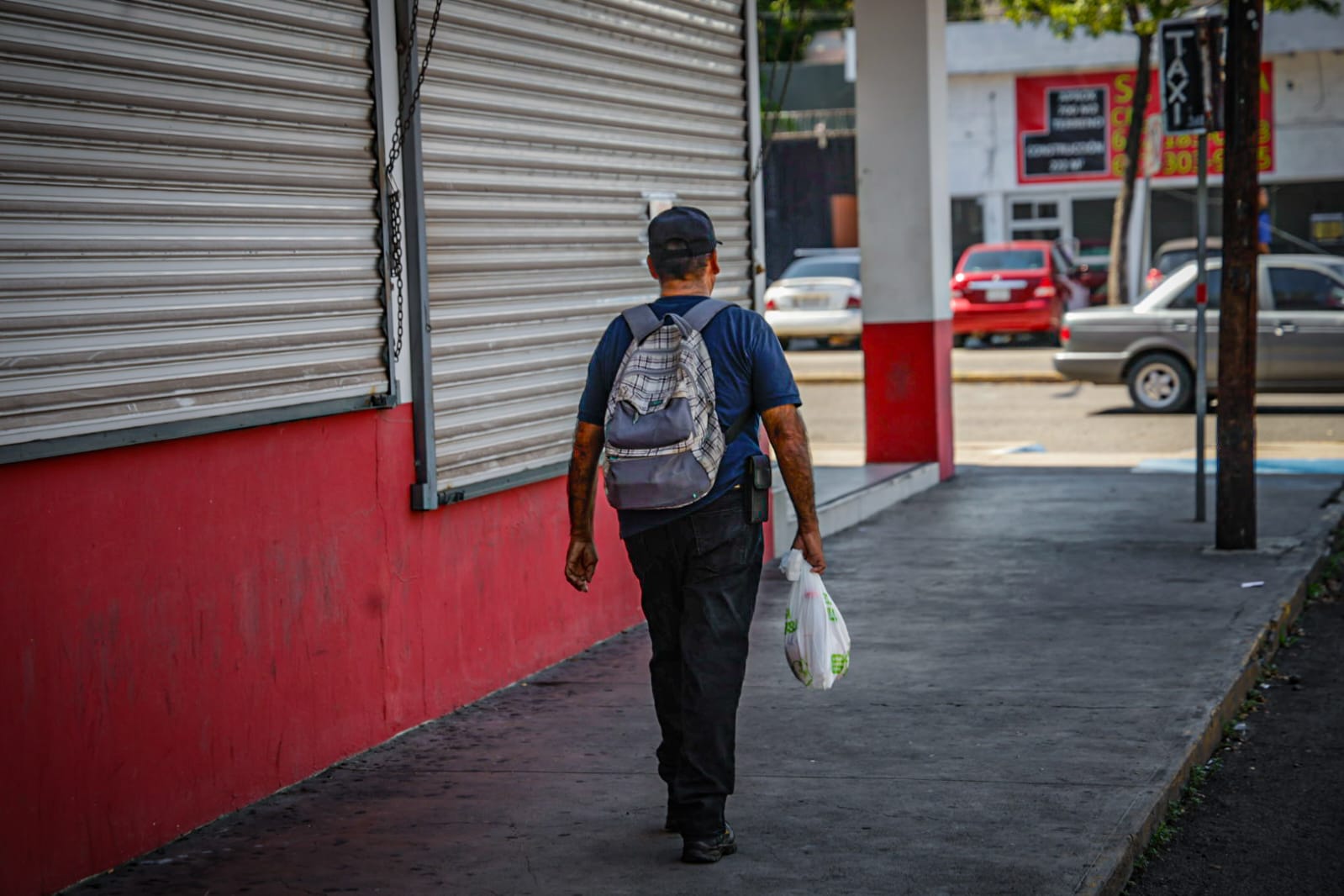 FGR asegura tres "tiendas chinas" en Culiacán
