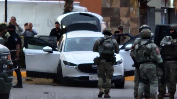 Tras persecución a balazos, autoridades aseguran un vehículo, un arma y ponchallantas en Valle Alto de Culiacán, Sinaloa