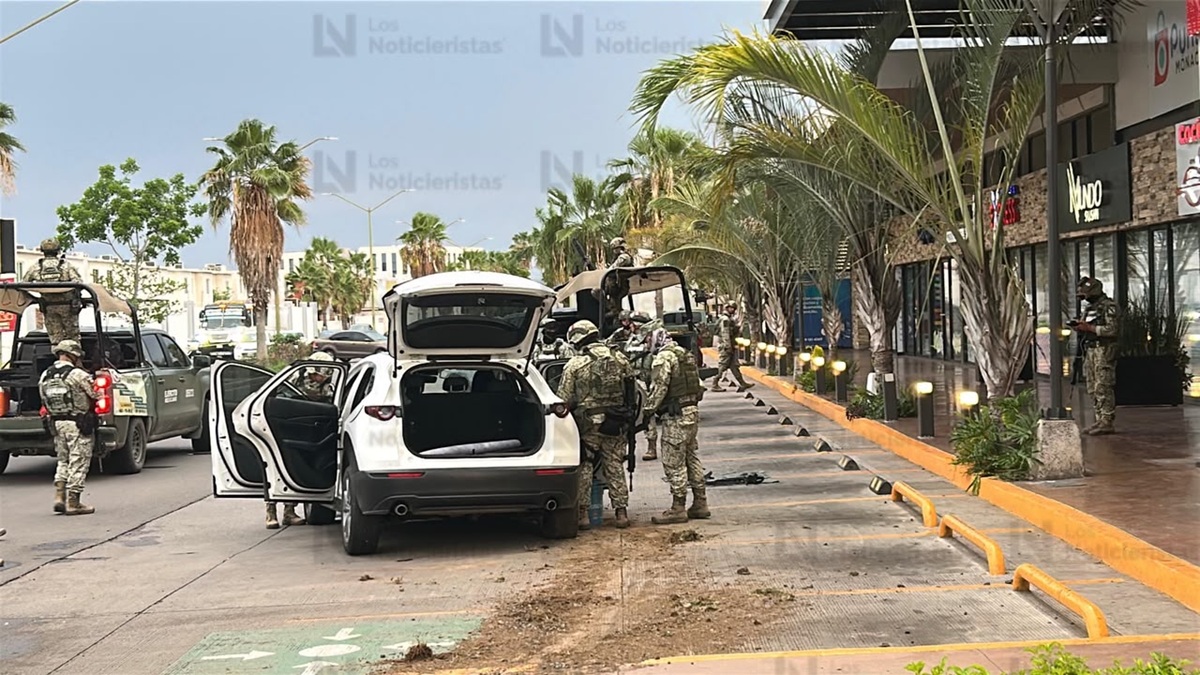 Aseguran vehículo, arma y ponchallantas tras persecución en Valle Alto, Culiacán