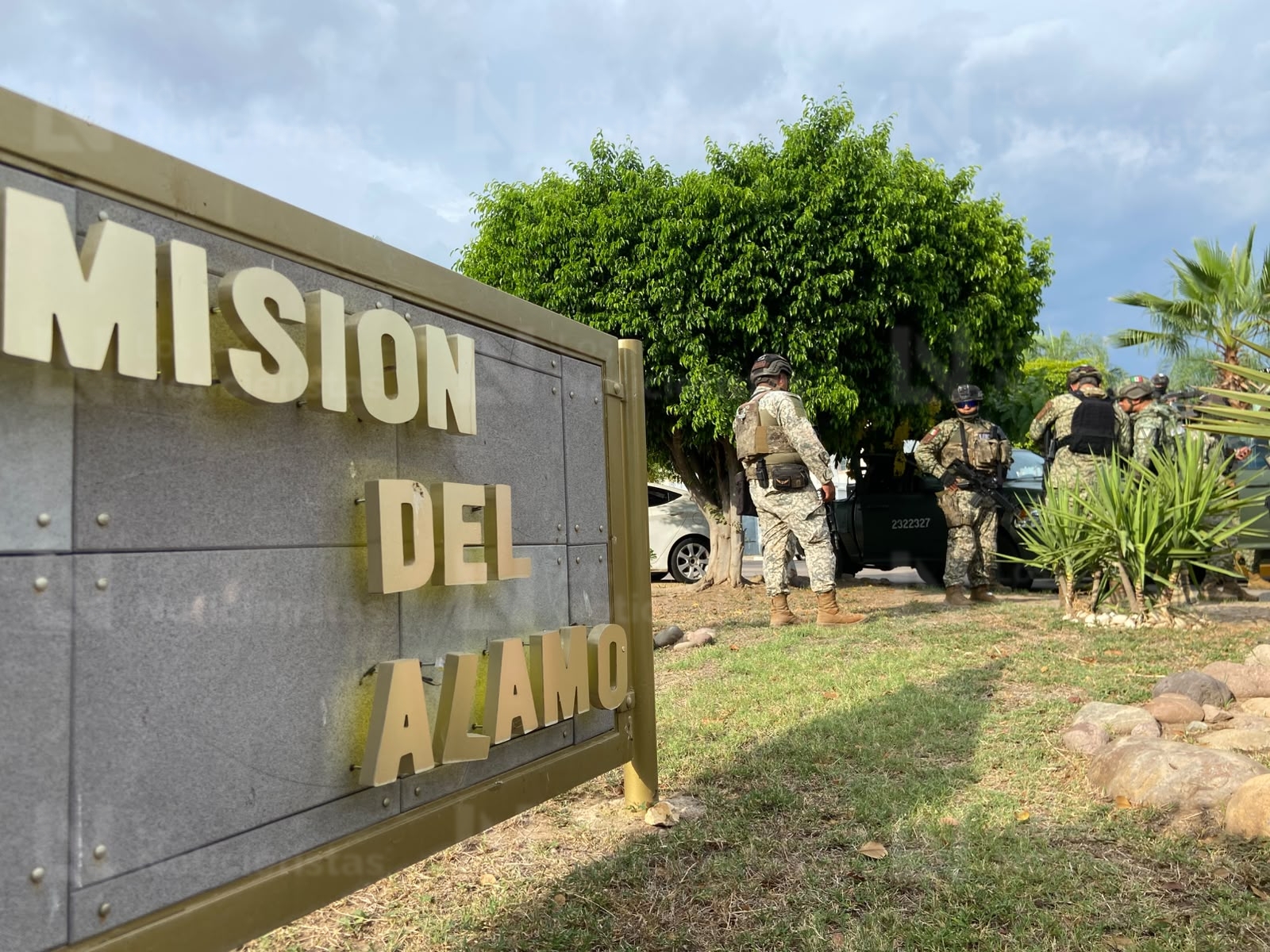 Atacan a balazos vivienda y vehículo en Misión del Álamo, en Culiacán