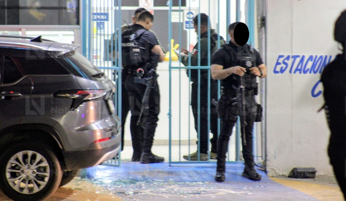 Ataque a balazos en clínica particular de Mazatlán deja una mujer sin vida y otra herida