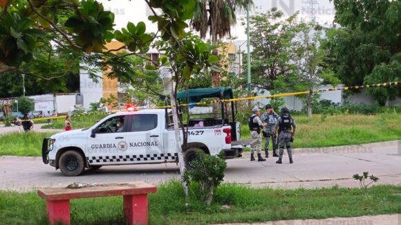 Un muerto y dos heridos deja ataque armado en el fraccionamiento Zona Dorada, en Culiacán, Sinaloa