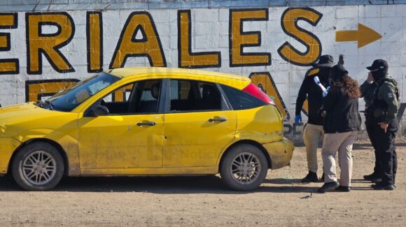 ¡Iba una pareja! Ataque armado contra tripulantes de vehículo deja un hombre herido en Villa Juárez, Navolato