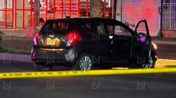 Hay un muerto y un herido en ataque armado frente al Soriana Zapata en Culiacán, Sinaloa; son hermanos