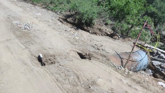 Atiende Ayuntamiento de Choix y OP caminos para evitar que lluvias dejen incomunicadas comunidades de la sindicatura de Yecorato