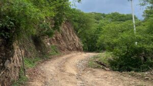 atiende ayuntamiento de choix y op caminos por lluvias yecorato