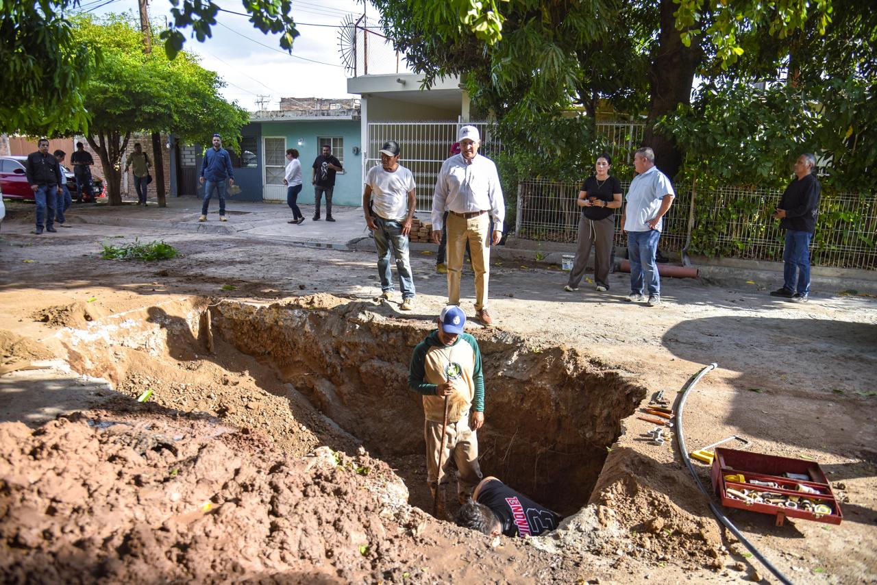 Atienden problemas de socavones en Los Mochis