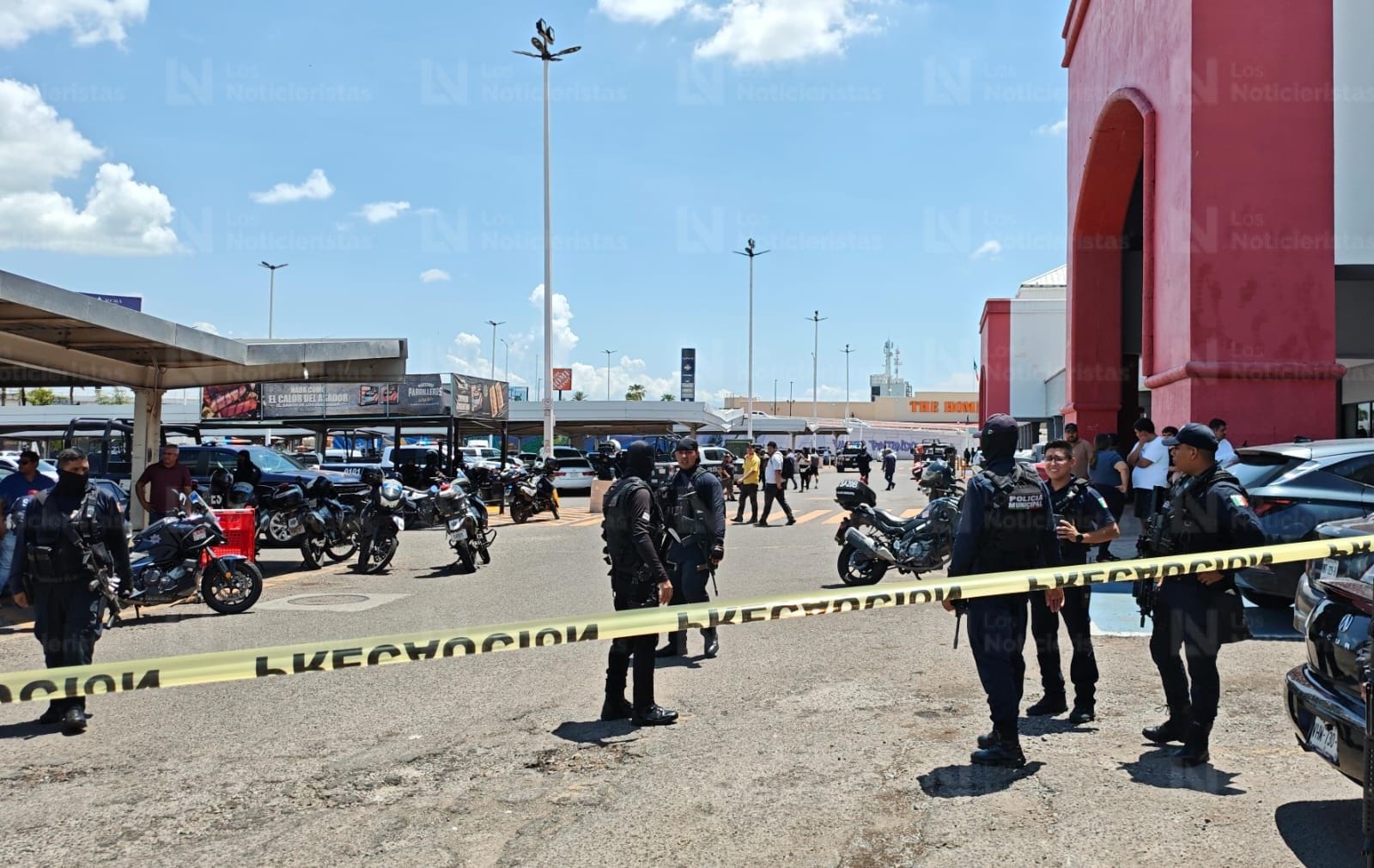 Ataque a balazos en plaza comercial del Soriana Zapata en Culiacán