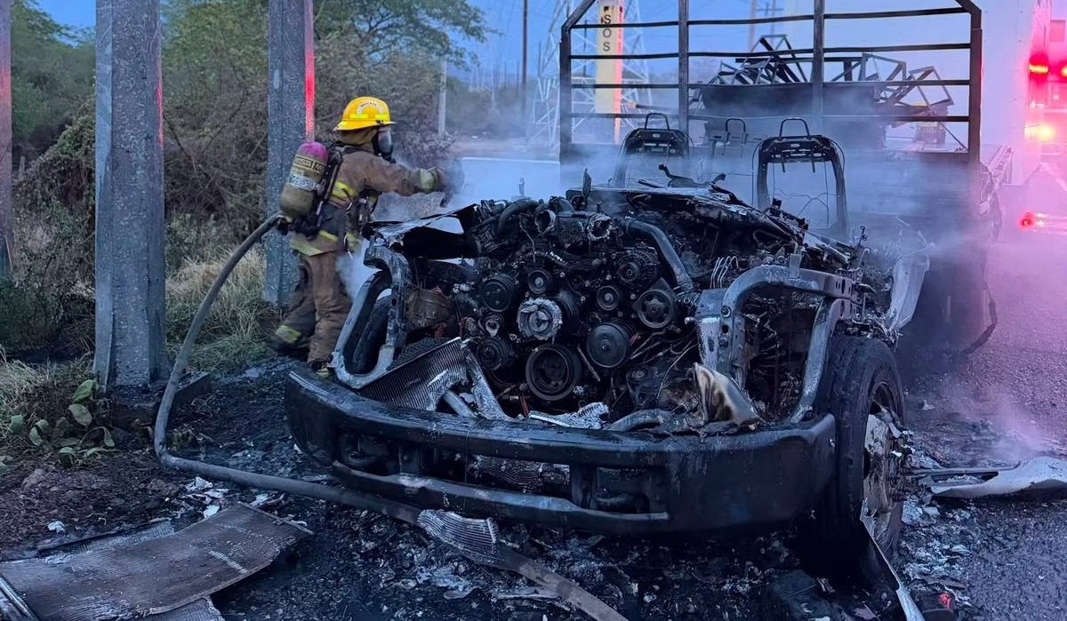 Bomberos Veteranos de Villa Unión atienden emergencias