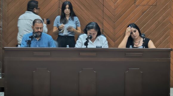 Cabildo de Mazatlán deja pendientes dictámenes del Mercado Pino Suárez y del rastro; locatarios expresan inconformidad