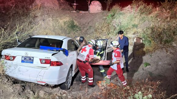 Dos hombres y una mujer resultaron lesionados tras canalazo en el ejido Flores Magón, en Ahome, Sinaloa