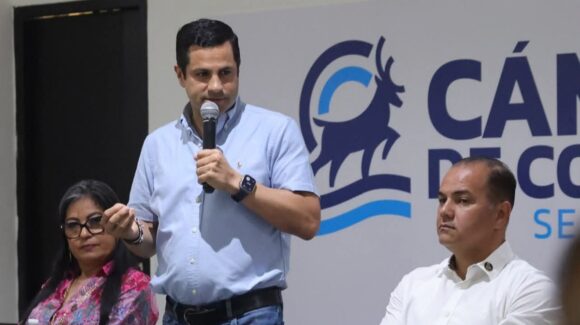 Comparten diálogo Carlos Escobar y miembros de la Canaco Servytur Mazatlán, Sinaloa