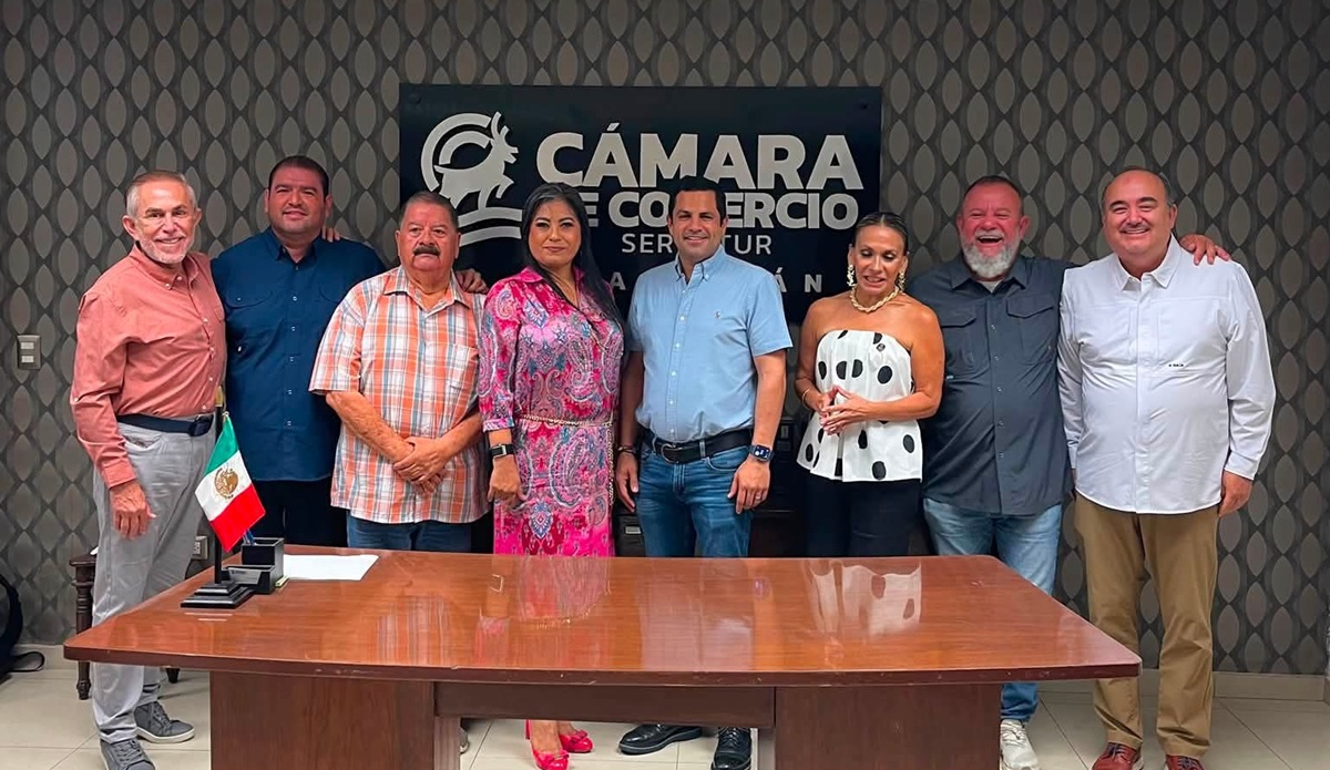 Carlos Escobar sostiene encuentro con Canaco Mazatlán
