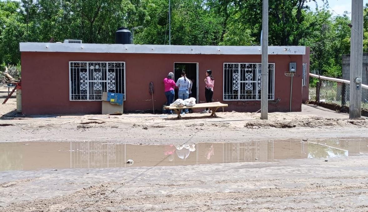 Casas inundadas tras lluvias en Salvador Alvarado