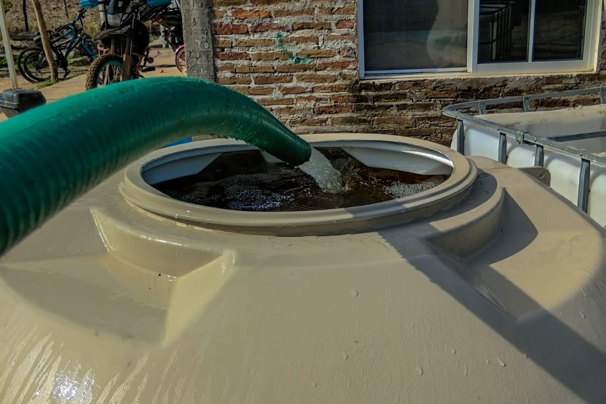 Ceapas lleva agua en pipas a zonas afectadas por sequía