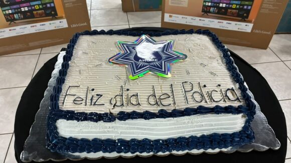 Con un aumento del 8 por ciento y la entrega de 6 patrullas, policías de Ahome celebran su día