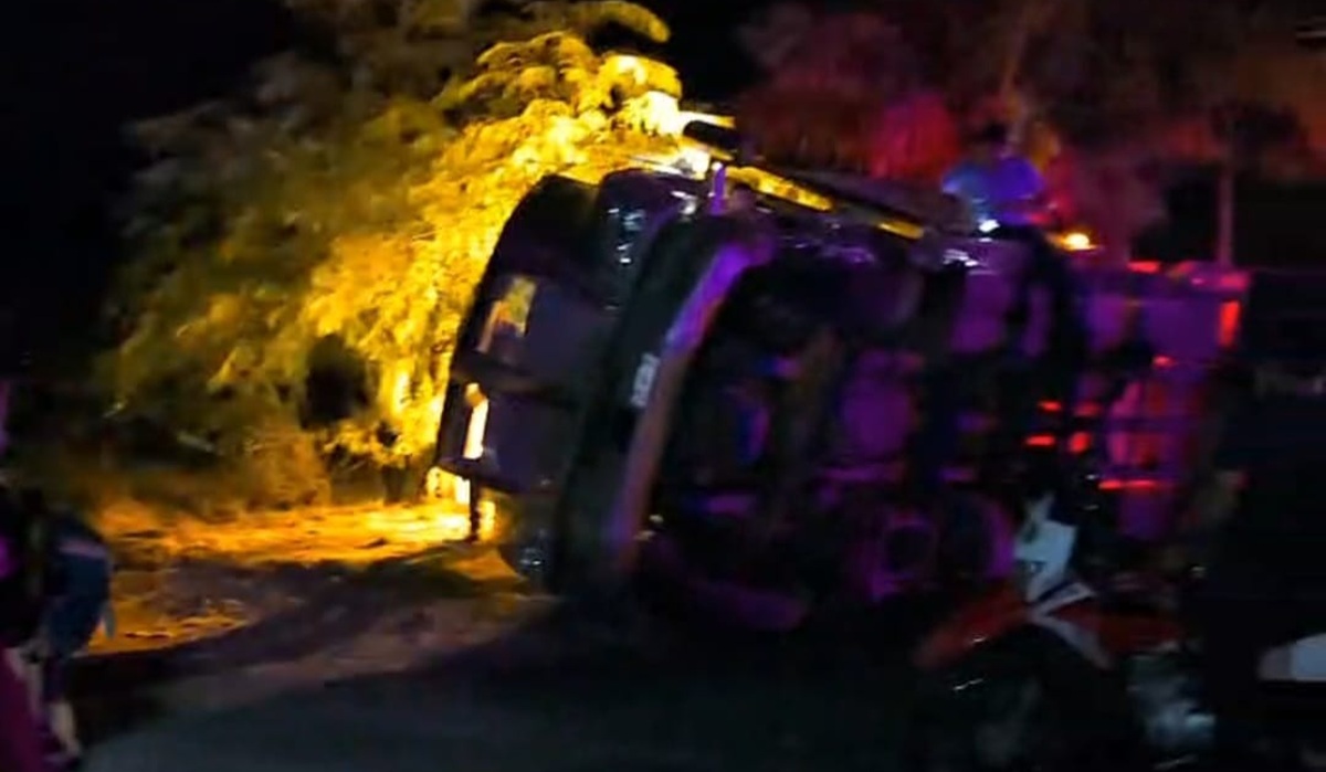 Choque entre dos tráileres en la México 15, en El Carrizo, Ahome