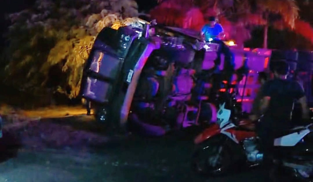 Choque entre dos tráileres en la México 15, en El Carrizo, Ahome