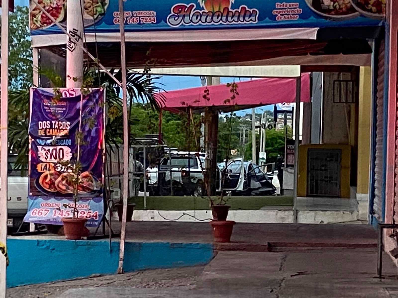 Choque tras persecución a balazos en la Col. Universitarios, Culiacán
