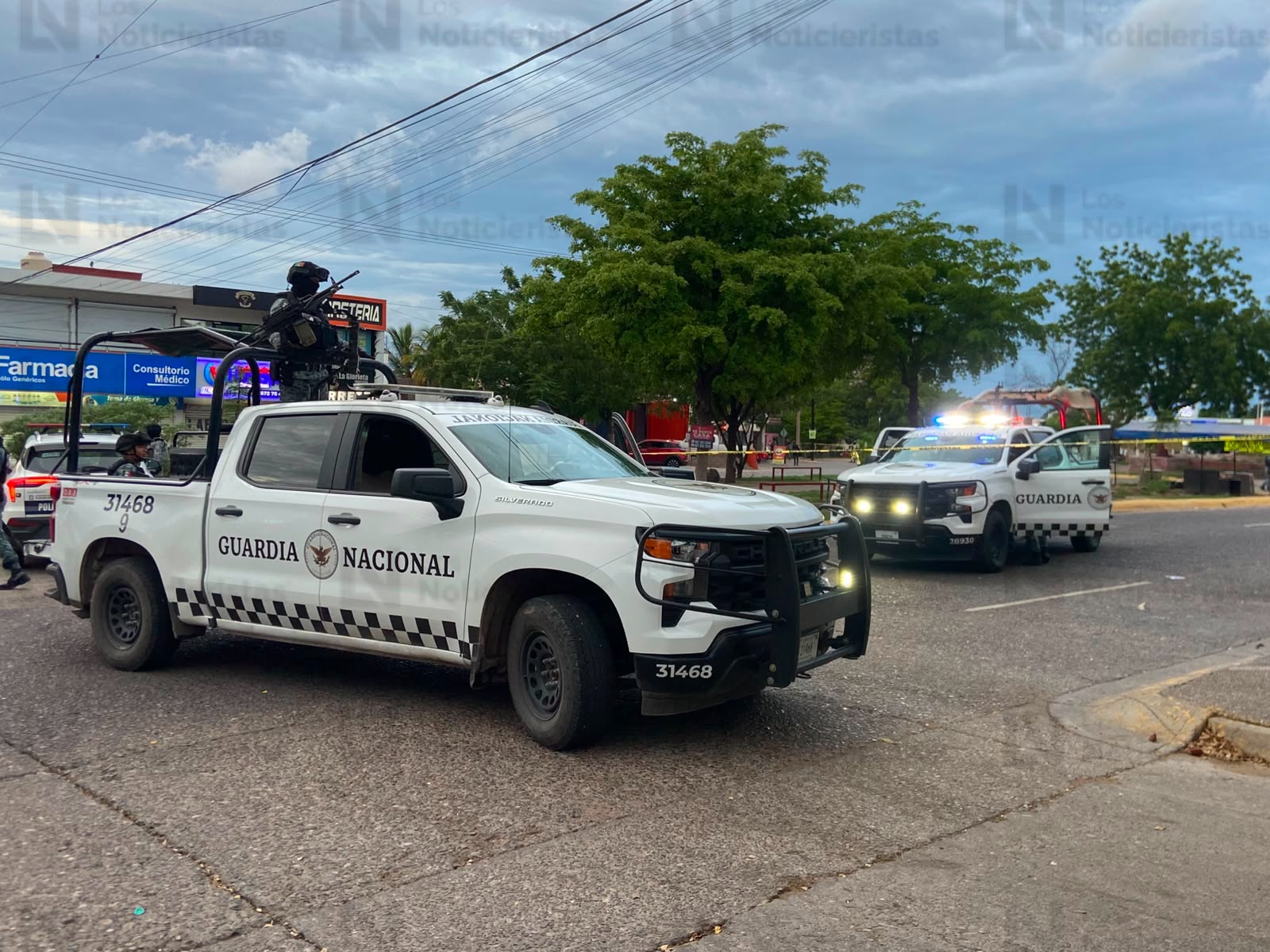 Choque tras persecución a balazos en la Col. Universitarios, Culiacán