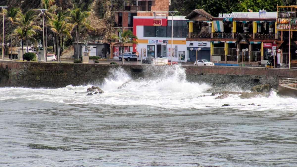 cierre de playa en mazatlan sin
