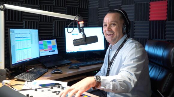 ¡Haz que te ‘cachen’! Vibra Radio y CIRTONÍA te regalan hasta 500 pesos de saldo con un mensaje