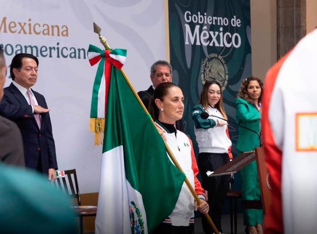 Claudia Sheinbaum con la delegación mexicana de deportistas