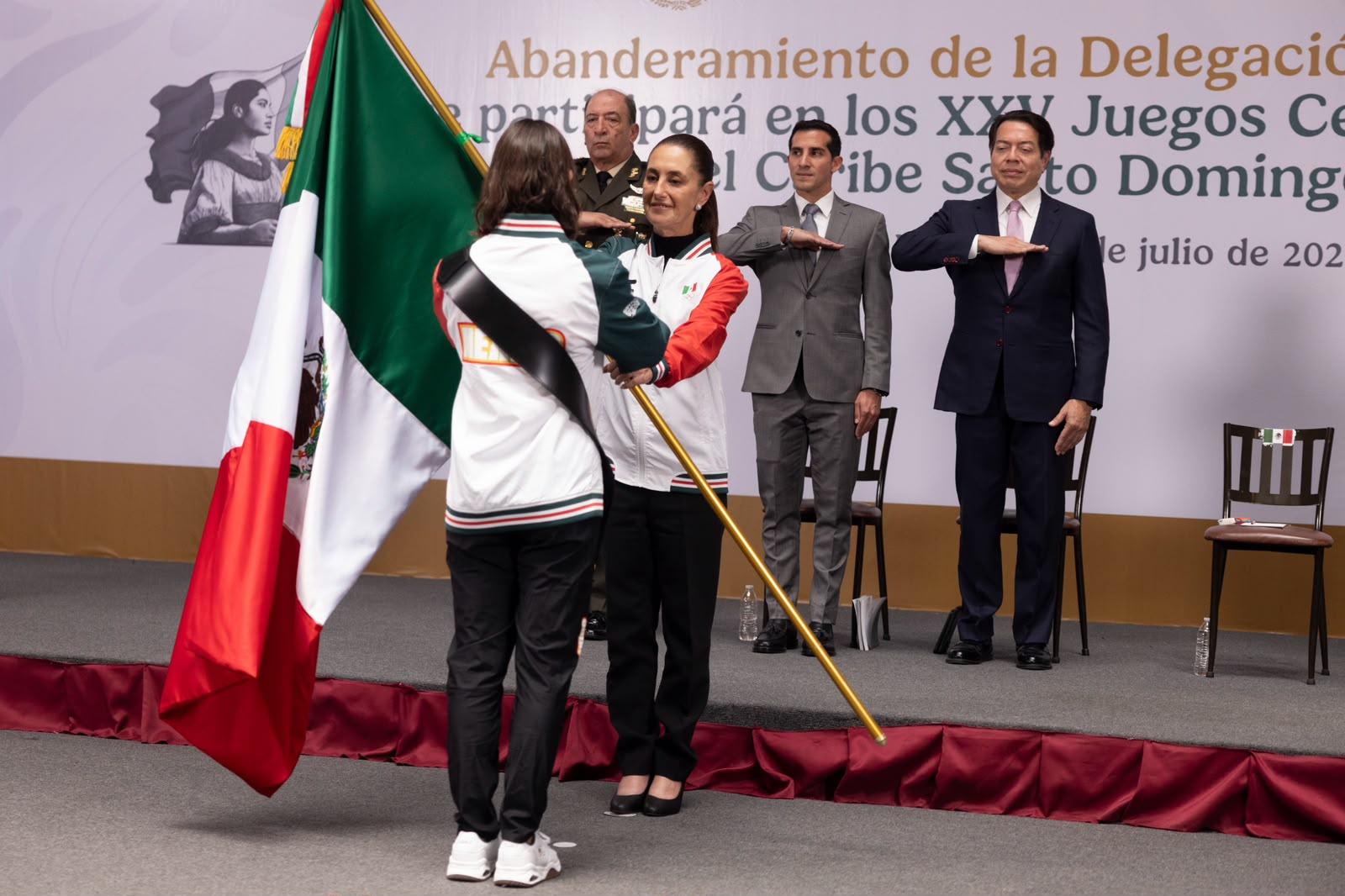 Claudia Sheinbaum con la delegación mexicana de deportistas