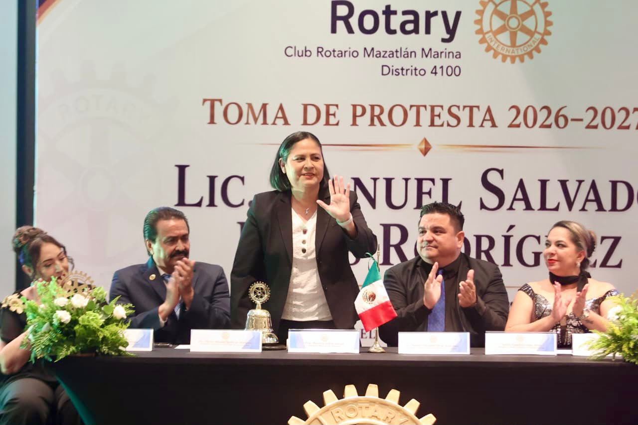 Encabeza Minerva Osuna toma de protesta de la nueva representación del Club Rotario Mazatlán Marina