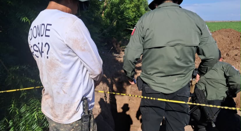 Colectivo halla restos humanos en fosa de Villa Juárez, Navolato