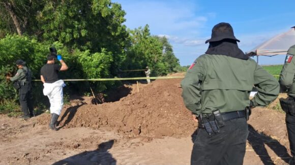 Asciende a dos víctimas las encontradas al interior de fosa clandestina a espaldas del panteón ejidal de Villa Juárez, Navolato