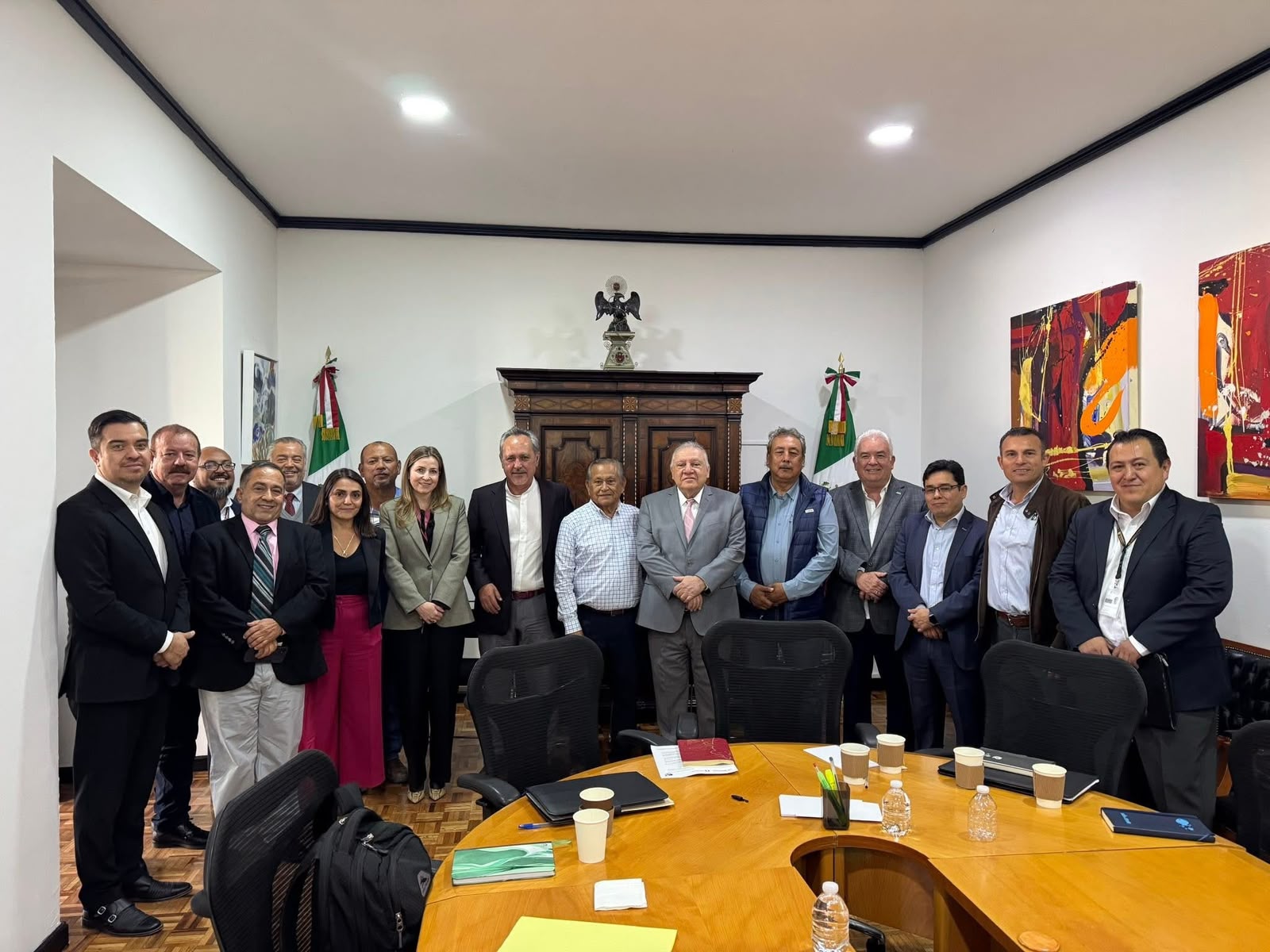 Conapesca se reúne con acuacultores de México para reforzar el combate contra el camarón ilegal
