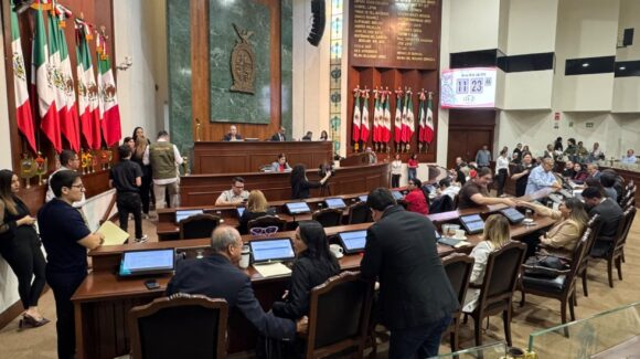 Trabajadores del Estado gozarán de 10 días de permiso por paternidad, Congreso de Sinaloa aprueba reforma
