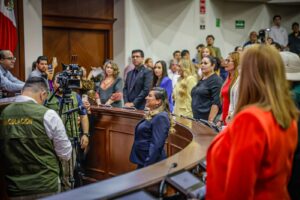 Mirna Lora rinde protesta como diputada en el Congreso de Sinaloa, asume vacante que dejó Tere Guerra