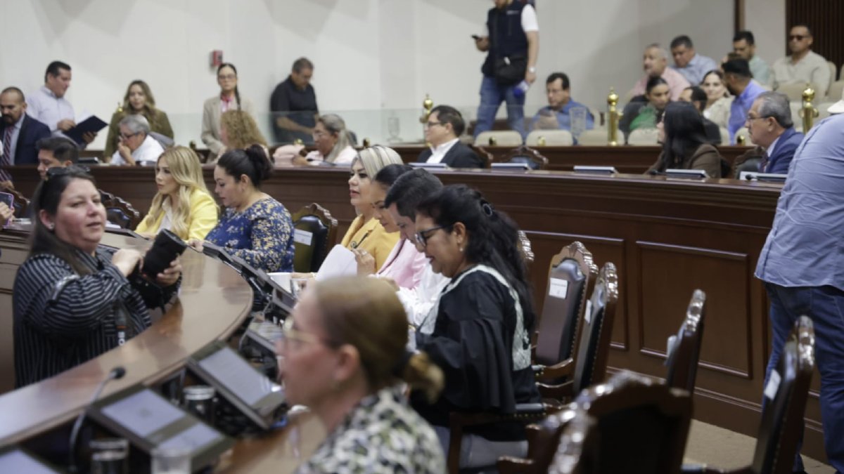 congreso del estado de sinaloa funcionarios lugar