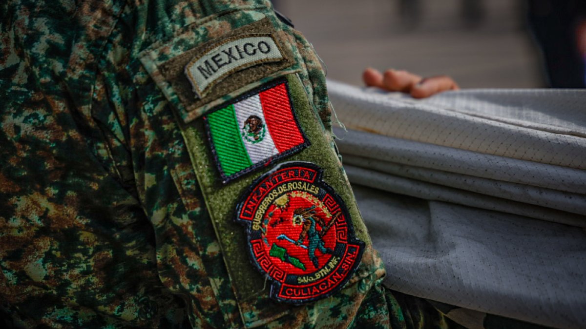 conmemoran en sinaloa el legado de benito juarez a 154 años de su fallecimiento uniforme