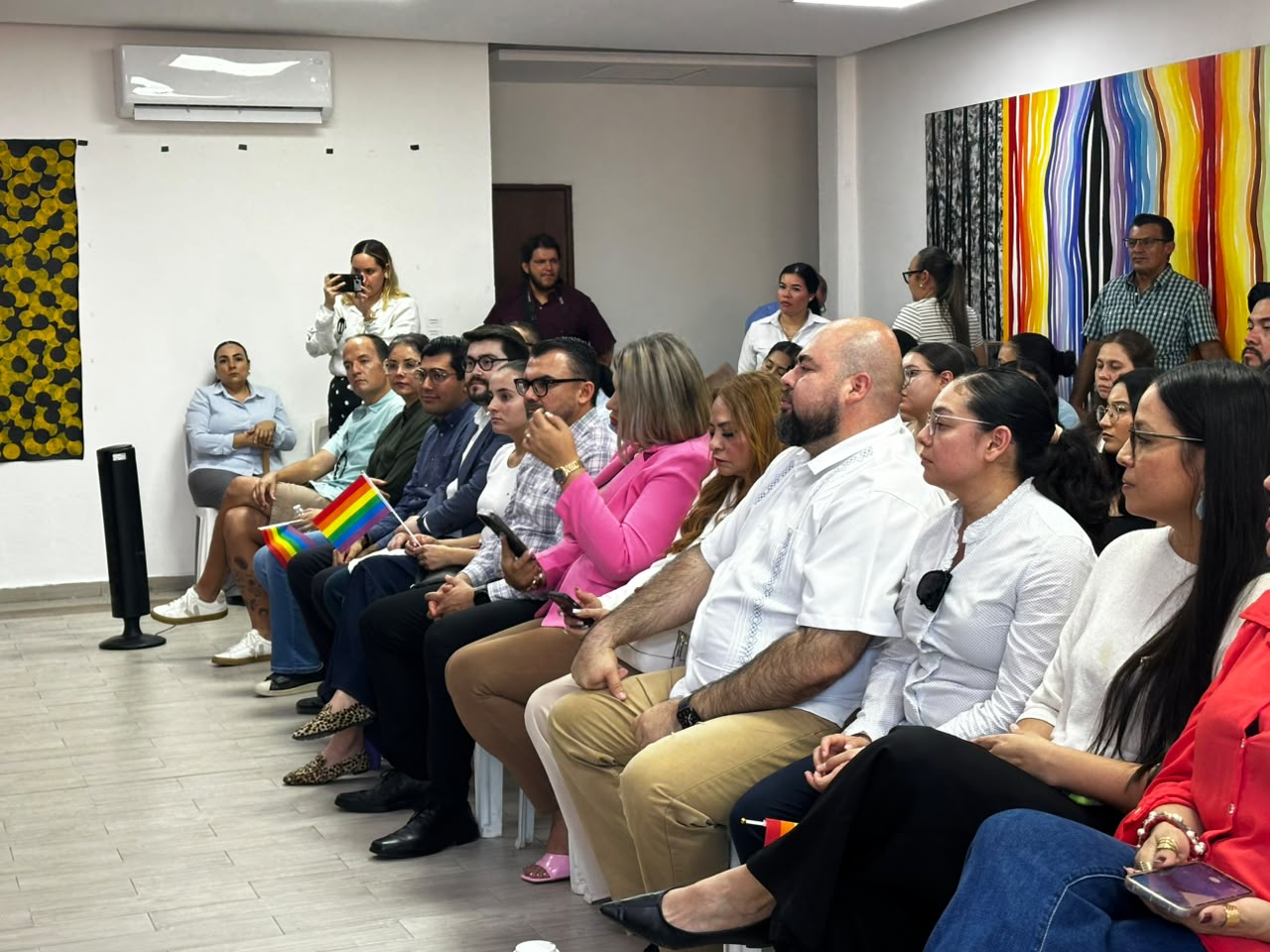 Conversatorio "Pasos con orgullo" del Congreso del Estado