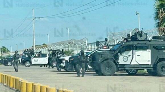 Convoy de fuerzas federales arriba al Cefereso 8 de Guasave, Sinaloa