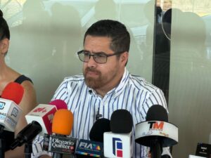 Secretario de Salud del estado, Cuitláhuac González Galindo,