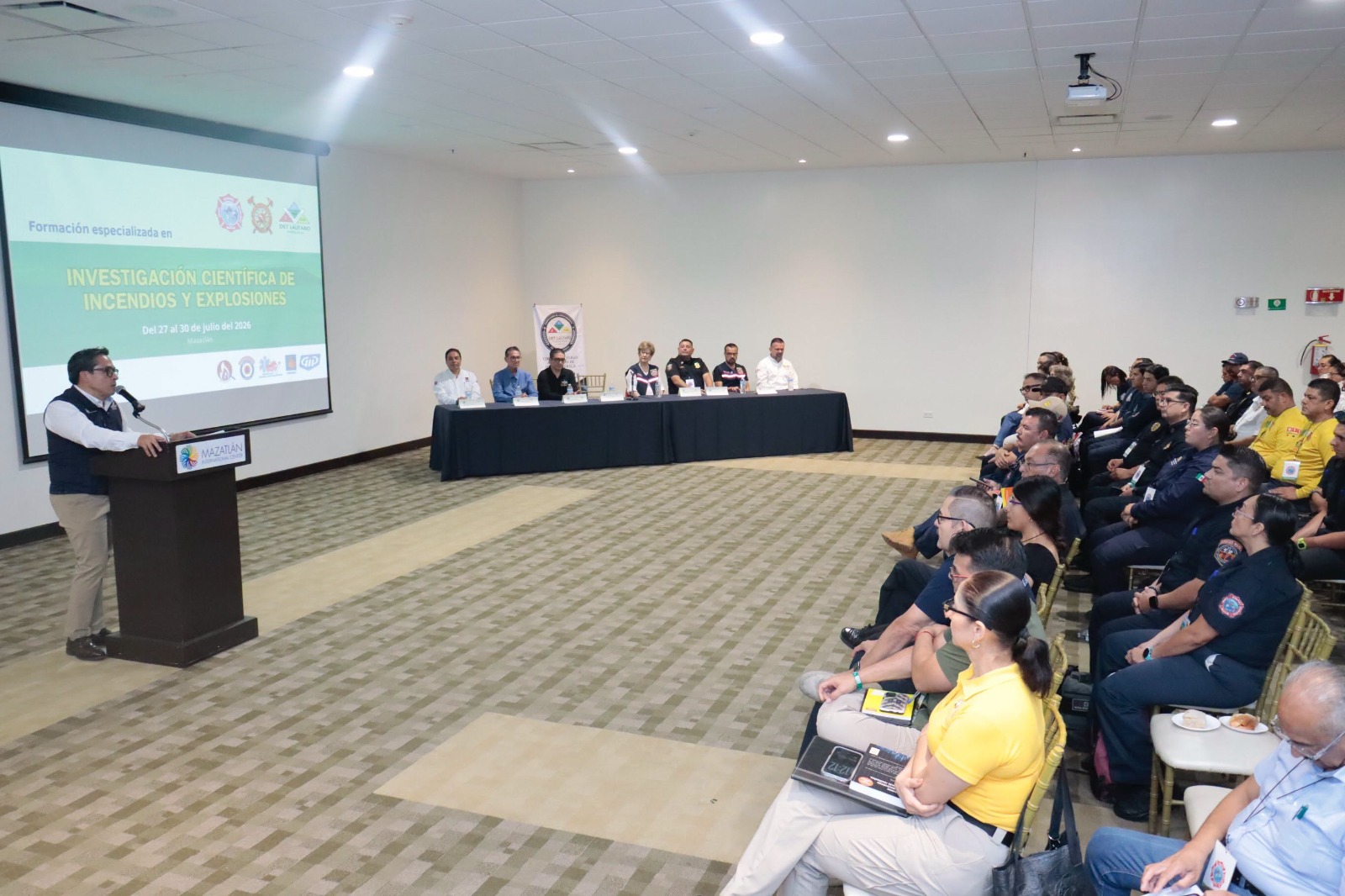 Curso para bomberos en Mazatlán