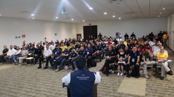 ‘Detrás de cada incendio, hay una respuesta’: Bomberos de Mazatlán se capacitan para prevenir nuevas tragedias