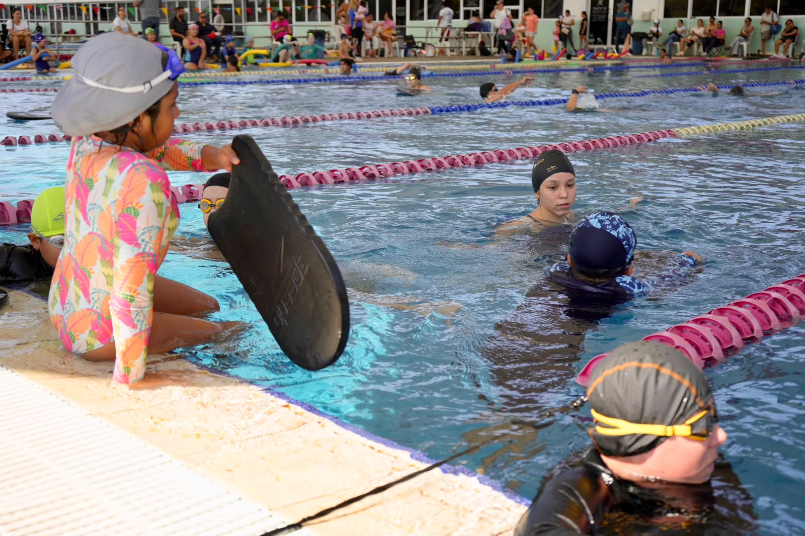 Cursos de natación en la alberca olímpica de Mazatlán