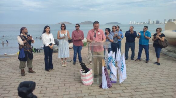 Dan arranque a la campaña “Mazatlán, Sinaloa se comparte” con 600 frases colocadas en el transporte público