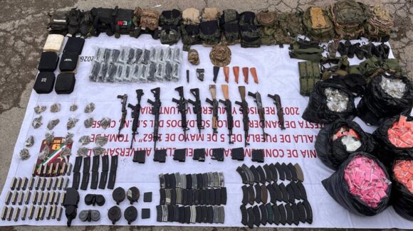 Ejército desmantela campamento con arsenal y cargamento de drogas en El Rosario, Sinaloa