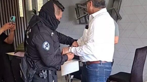 Arrestan en Mexicali a Pedro ‘N’, exdirector de Seguridad Pública Municipal; también fueron detenidos excomandante y agentes