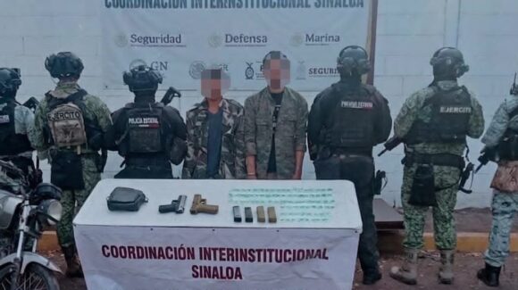 Detienen a dos hombres armados con motocicleta robada y presunta cocaína en el dique Mariquita, en Mocorito