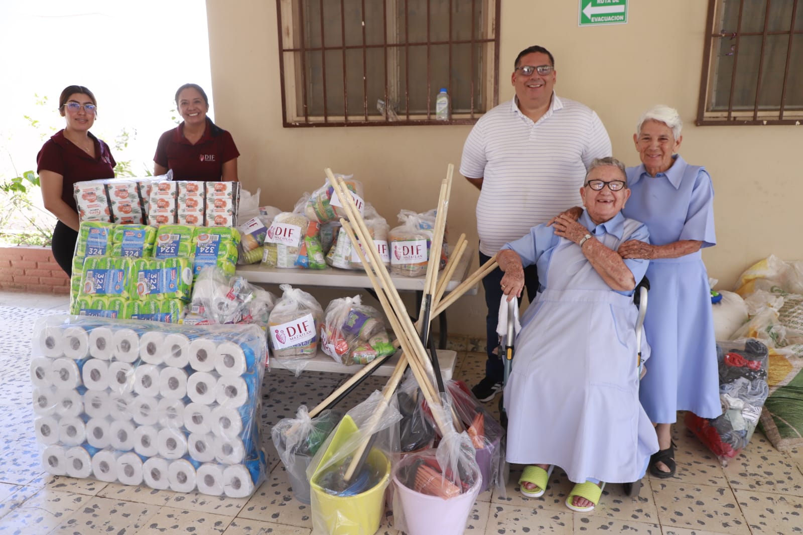 DIF Mazatlán entrega apoyos a la Ciudad de los Niños