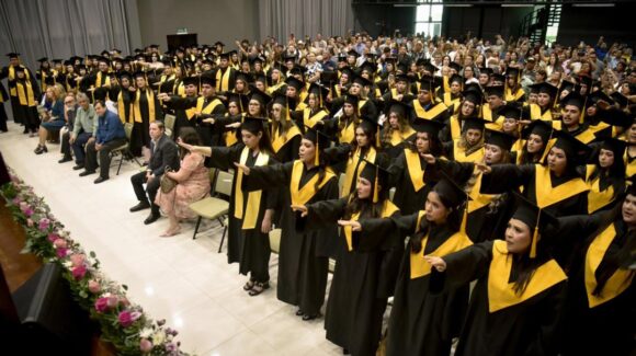 Egresan de la UPES Ahome nuevas maestras y maestros