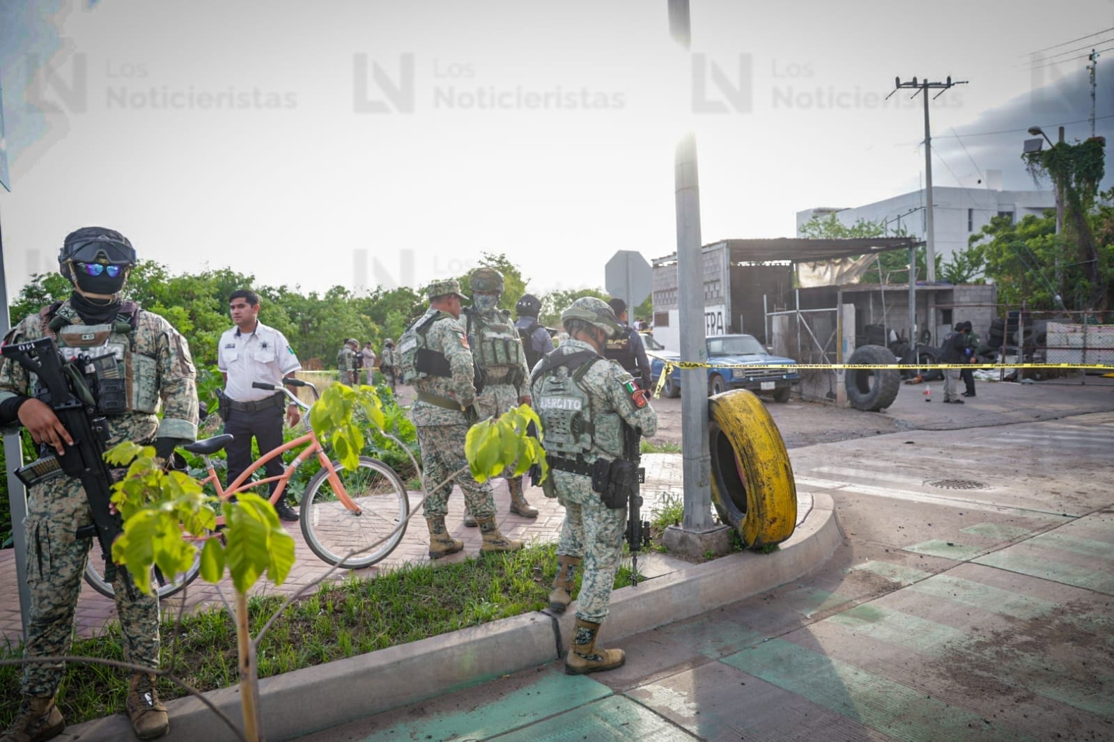 Ejecutan a dos hombres en una llantera del sector Villas del Río, Culiacán